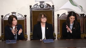 Rosa Devés cierra su gestión en la U. de Chile y entrega la rectoría a Alejandra Mizala: “Ha sido un honor”