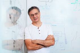 “El Test de Boric”: Una IA que ayude a la gente