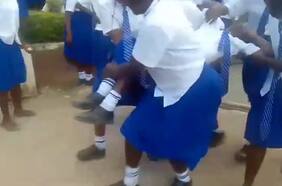 Alerta en Kenia: extraña enfermedad deja a 100 alumnas en una escuela sin poder caminar