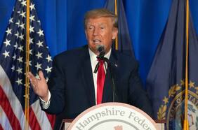 Trump pide retrasar el juicio en su contra hasta después de las presidenciales