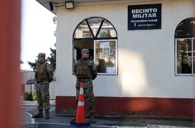 Robo de fusiles: Fiscalía apunta a una misma banda que habría intentado ingresar al regimiento en mayo