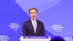 Foro Económico Mundial inicia investigación contra su director ejecutivo por sus vínculos con Epstein