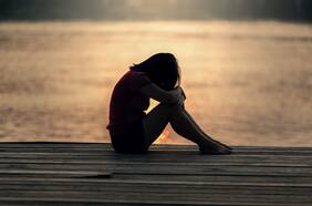 Estudio de salud mental revela que una de cada cuatro chilenas se siente sola