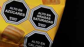 CCU, Carozzi, Ideal y Tresmontes escalan disputa con Minsal: denuncian que autoridad “sataniza” alimentos con sellos