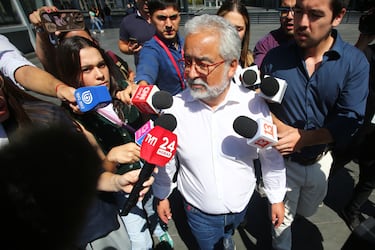 El abogado Luis Hermosilla deja el Centro de Justicia para cumplir con arresto domiciliario total.