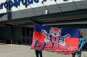 Hinchas de la U llegan a las inmediaciones del estadio de Lanús pese a las advertencias de las autoridades argentinas
