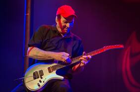 Los efectos detrás de Adrian Belew