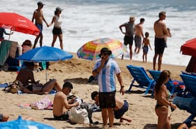 Este verano se espera una menor llegada de argentinos a las playas chilenas