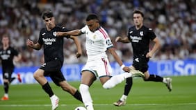 El nuevo Real Madrid de José Mourinho se destapa con goleada y triplete de Kylian Mbappé en su estreno en el Bernabéu
