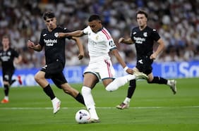 El nuevo Real Madrid de José Mourinho se destapa con goleada y triplete de Kylian Mbappé en su estreno en el Bernabéu