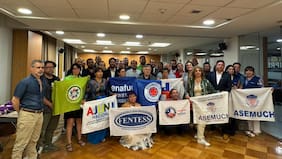 Gobierno y gremios de la mesa del sector Público alcanzan acuerdo de madrugada por el reajuste