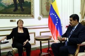 Sonrisas de los participantes y críticas en Venezuela y Chile: “La excelente videoconferencia” de Bachelet con Maduro