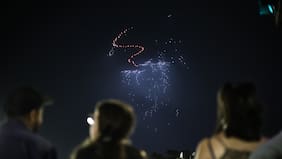 Show de drones gratis en Santiago este lunes: ¿A qué hora y dónde verlo?