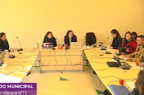 Tras acusación a concejala de vínculo narco: sujeto interrumpe a los gritos concejo municipal de Lo Espejo