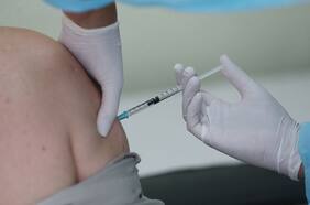 Desde los seis meses de edad: ISP amplía rango etario de las vacunas contra el Covid-19