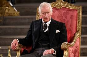 Rey Carlos conmemorará en silencio primer aniversario de la muerte de su madre, Isabel II