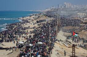 Residentes de Gaza comienzan a regresar al norte de la franja tras apertura del paso fronterizo por la liberación de rehenes