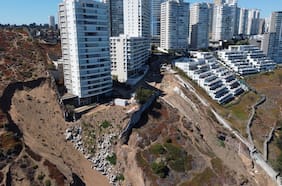 A dos años del socavón, se activa el plan retorno: edificio Miramar de Reñaca recupera su habitabilidad