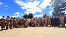 Comandante en Jefe de la Armada visita a infantes de marina desplegados en la Macrozona Sur en vísperas de Navidad