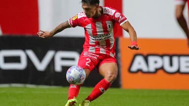 “Voy a volver más fuerte”: el mensaje de Javier Saldías tras sufrir un infarto pulmonar que lo tendrá fuera del fútbol