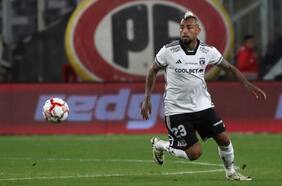 ¿Arturo Vidal arriesga su licencia de conducir por los videos que grabó manejando?