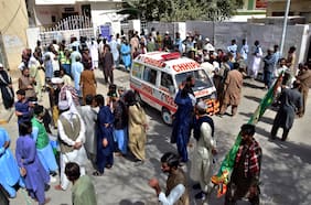 Ataque durante una festividad religiosa en Pakistán deja al menos 52 muertos