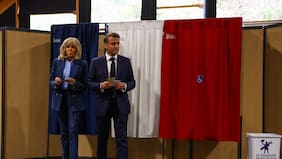 Florian Tardif, periodista francés: “Brigitte ya no acompaña a Macron en todos los viajes, está menos presente, existe cierta distancia”