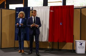Florian Tardif, periodista francés: “Brigitte ya no acompaña a Macron en todos los viajes, está menos presente, existe cierta distancia”