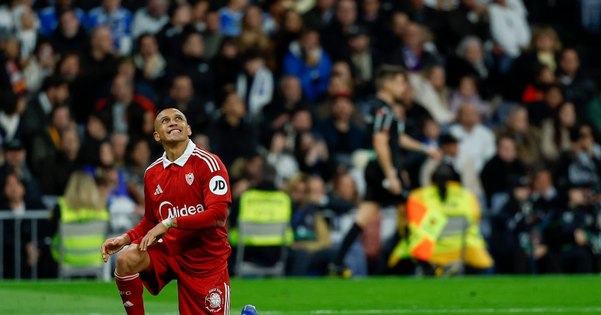 Alexis Sánchez cumple 100 partidos en LaLiga con el Sevilla pese a derrota ante Real Madrid