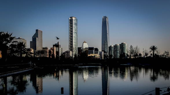 Tres oportunidades y tres riesgos para la economía chilena en 2026