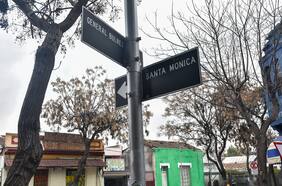 El renombre de calles que genera tensión entre la alcaldesa Hassler y organizaciones de DD.HH.