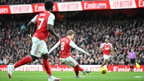 Otro triunfo con angustia: Arsenal sufre para batir al Brighton y permanece como líder de la Premier League