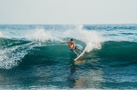 Team Chile de surf va por el cupo olímpico en El Salvador