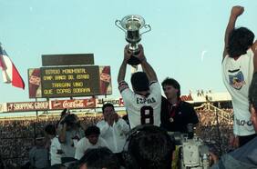 Viaje al último Colo Colo que gritó campeón en un torneo largo