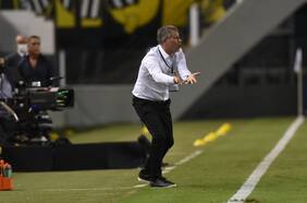 Un niño de 17 años salva el debut de Holan en la Libertadores con Santos