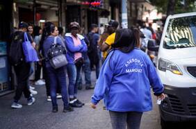 El pujante y cuestionado negocio de los abogados migratorios