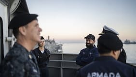 Travesía de 36 horas por mar y regreso en avión: la visita de Boric a Juan Fernández previo a cita con Kast por cable chino