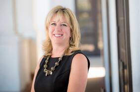 Steffanie Strathdee: la científica que encontró la cura para salvar a su marido