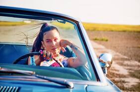 Denise Rosenthal: “No quiero sentir como que tengo que actuar o no de cierta forma. Al final, a la mierda, todos se enteran igual lo que hago”