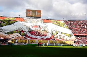 Drama para Alexis Sánchez y Gabriel Suazo: proponen cerrar el estadio del Sevilla tras graves incidentes ante el Betis