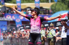 Bárbara Riveros hace historia y gana su sexto Ironman 70.3 de Pucón