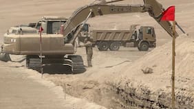 Así iniciaron los trabajos de excavación de la zanja que busca frenar la migración irregular en el norte del país