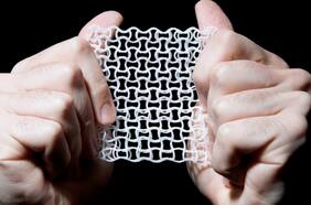 Equipo de científicos chilenos crea nueva ley de la física