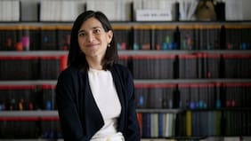 Sandra Ollo, directora de Acantilado: “El siglo XX en castellano no se puede entender sin los grandes poetas chilenos”