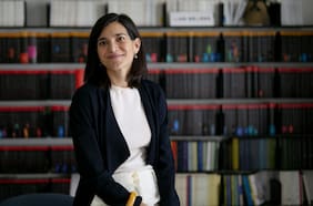Sandra Ollo, directora de Acantilado: “El siglo XX en castellano no se puede entender sin los grandes poetas chilenos”