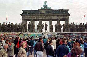 Muere Riccardo Ehrman, el periodista italiano que “hizo caer” el Muro de Berlín con una pregunta