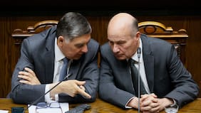 Parlamentarios del oficialismo ven poco probable que megarreforma se apruebe en junio y fijan agosto como plazo