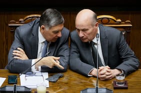 Parlamentarios del oficialismo ven poco probable que megarreforma se apruebe en junio y fijan agosto como plazo