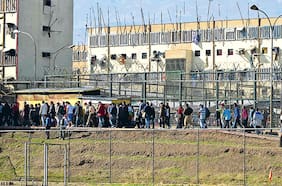 Gendarmería dispone el traslado de 126 reos de Colina 1 a penales de regiones ante riesgo de nuevo motines