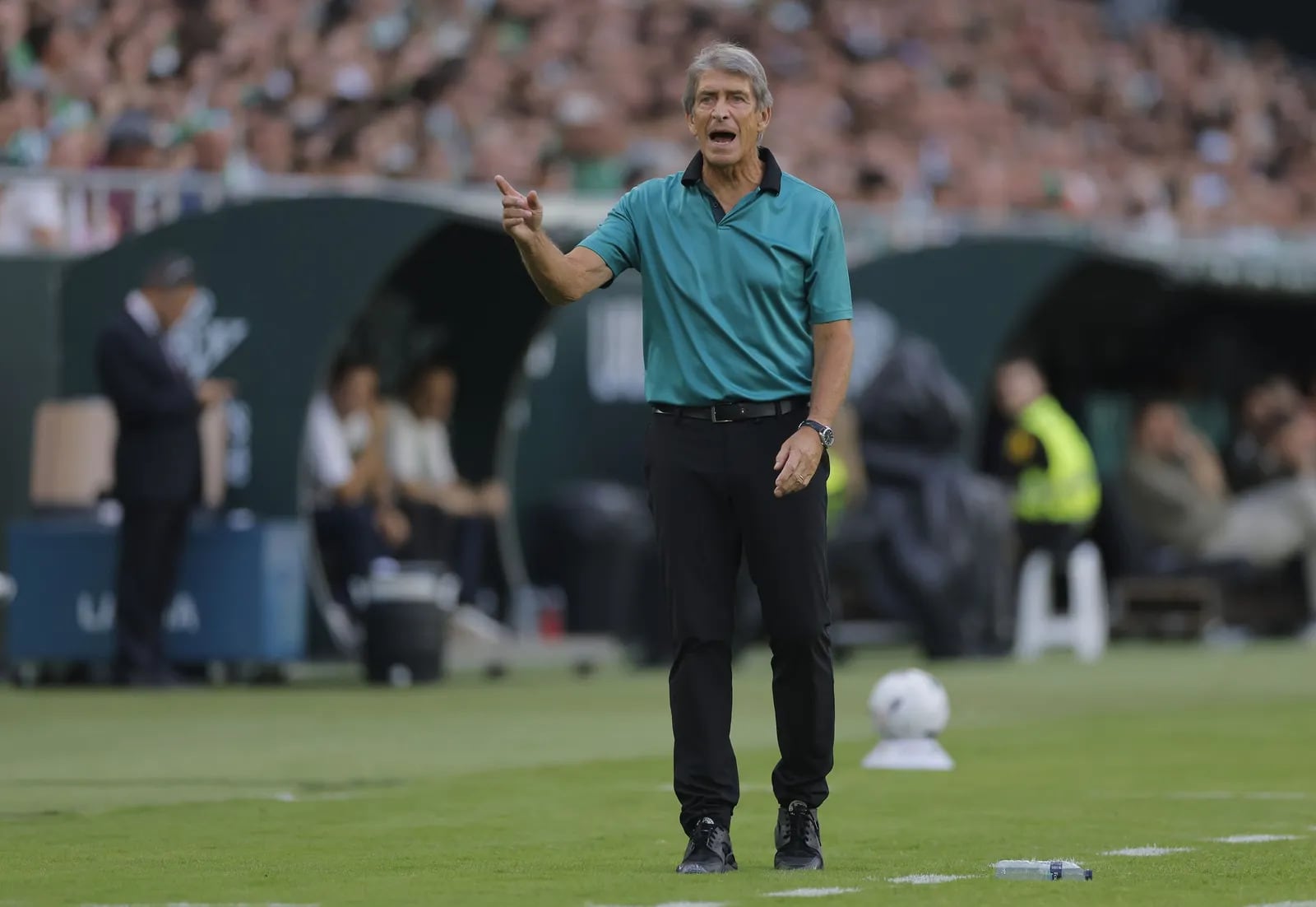 “No puede permitirse en una entidad como el Betis”: la inesperada crítica contra Manuel Pellegrini pese a golear al Osasuna